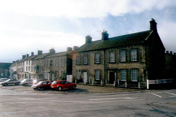 Reeth High Row Herriot House.jpg (42780 bytes)