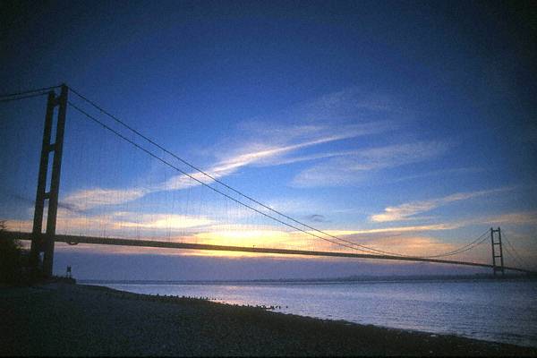 Humber Bridge.jpg (38978 bytes)